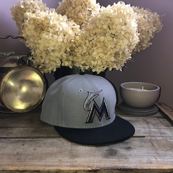 New Era Other - Miami Marlins new era fitted hat 7 1/2